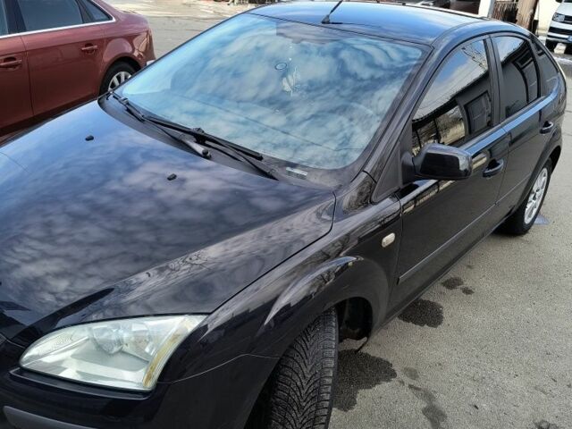 Черный Форд Фокус, объемом двигателя 1.8 л и пробегом 271 тыс. км за 4400 $, фото 1 на Automoto.ua