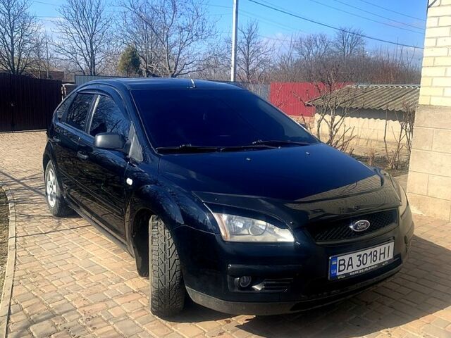 Черный Форд Фокус, объемом двигателя 1.6 л и пробегом 247 тыс. км за 4800 $, фото 1 на Automoto.ua