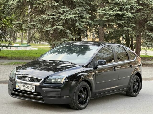 Черный Форд Фокус, объемом двигателя 1.6 л и пробегом 217 тыс. км за 3500 $, фото 1 на Automoto.ua