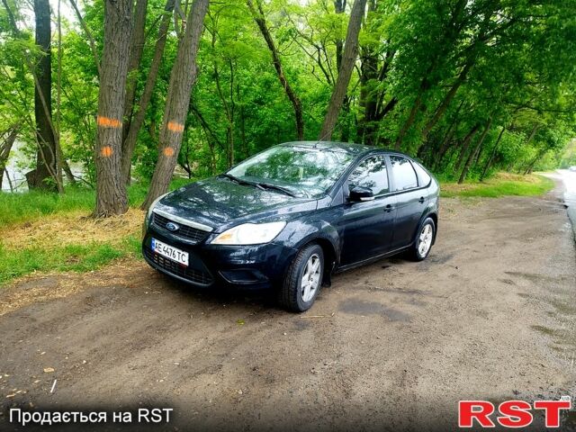 Черный Форд Фокус, объемом двигателя 1.6 л и пробегом 300 тыс. км за 4600 $, фото 1 на Automoto.ua
