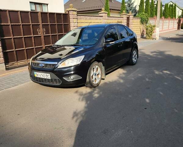Черный Форд Фокус, объемом двигателя 1.6 л и пробегом 253 тыс. км за 5200 $, фото 1 на Automoto.ua