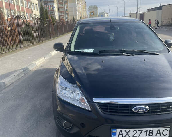 Черный Форд Фокус, объемом двигателя 1.8 л и пробегом 310 тыс. км за 5900 $, фото 1 на Automoto.ua
