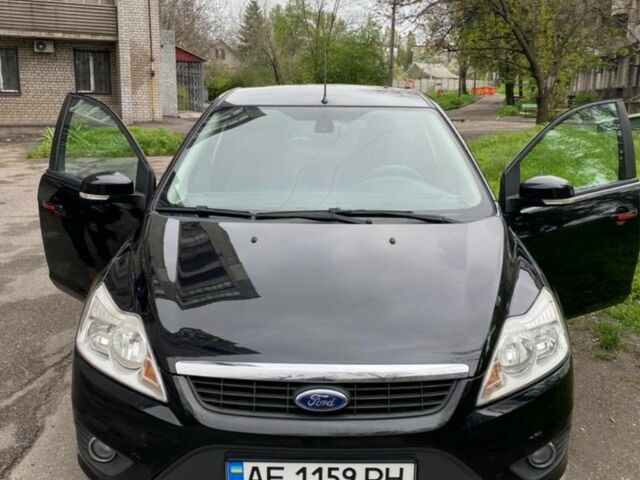 Черный Форд Фокус, объемом двигателя 1.6 л и пробегом 277 тыс. км за 5200 $, фото 1 на Automoto.ua