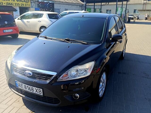 Черный Форд Фокус, объемом двигателя 1.6 л и пробегом 300 тыс. км за 4990 $, фото 1 на Automoto.ua