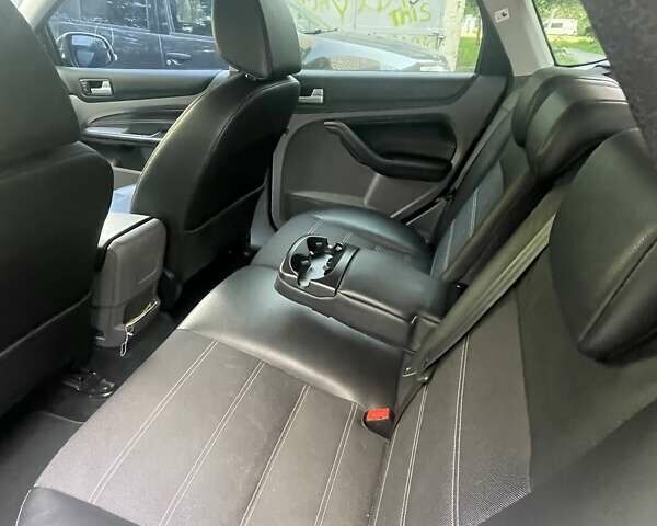 Форд Фокус 2009 у Харкові на Automoto.ua Чорний Форд Фокус, об'ємом двигуна 1.8 л та пробігом 188 тис. км за 6800 $, фото 1 на Automoto.ua