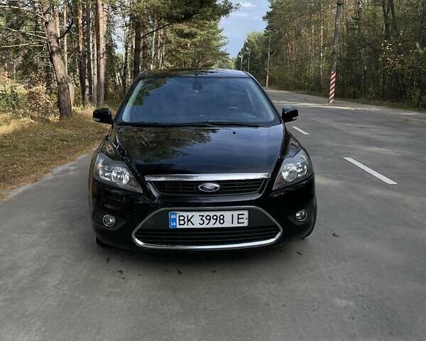 Чорний Форд Фокус, об'ємом двигуна 2 л та пробігом 257 тис. км за 5400 $, фото 1 на Automoto.ua