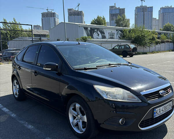 Черный Форд Фокус, объемом двигателя 2 л и пробегом 255 тыс. км за 6000 $, фото 1 на Automoto.ua