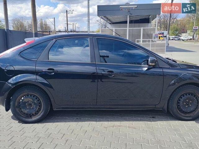 Черный Форд Фокус, объемом двигателя 1.6 л и пробегом 185 тыс. км за 6148 $, фото 1 на Automoto.ua