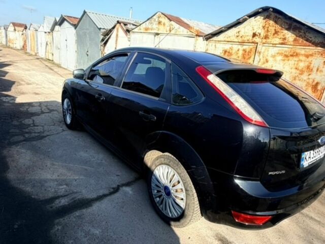Черный Форд Фокус, объемом двигателя 1.6 л и пробегом 217 тыс. км за 5500 $, фото 1 на Automoto.ua
