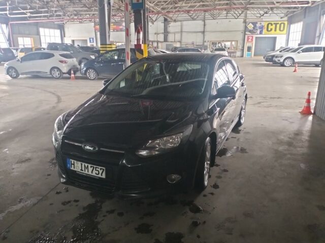Черный Форд Фокус, объемом двигателя 1.6 л и пробегом 300 тыс. км за 4086 $, фото 1 на Automoto.ua