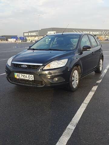 Черный Форд Фокус, объемом двигателя 1.6 л и пробегом 211 тыс. км за 5600 $, фото 1 на Automoto.ua