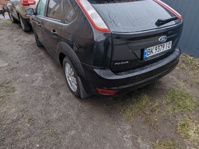Чорний Форд Фокус, об'ємом двигуна 1.6 л та пробігом 137 тис. км за 6500 $, фото 1 на Automoto.ua