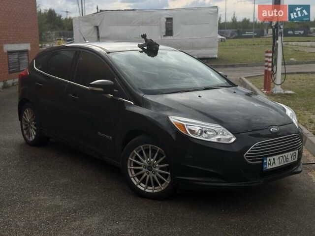 Черный Форд Фокус, объемом двигателя 0 л и пробегом 118 тыс. км за 7700 $, фото 1 на Automoto.ua
