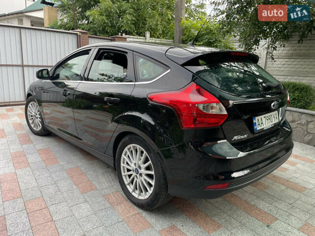 Черный Форд Фокус, объемом двигателя 0 л и пробегом 111 тыс. км за 7400 $, фото 1 на Automoto.ua