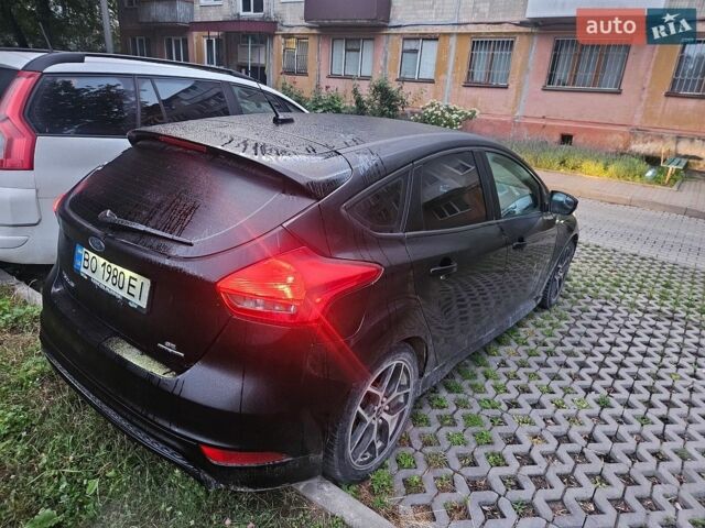 Чорний Форд Фокус, об'ємом двигуна 2 л та пробігом 138 тис. км за 8000 $, фото 1 на Automoto.ua