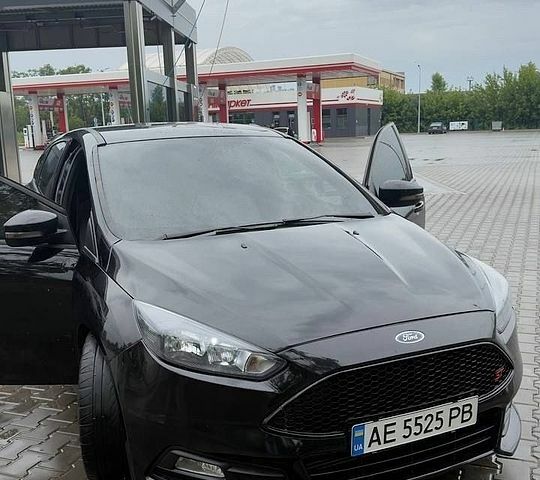 Чорний Форд Фокус, об'ємом двигуна 2 л та пробігом 113 тис. км за 10700 $, фото 1 на Automoto.ua