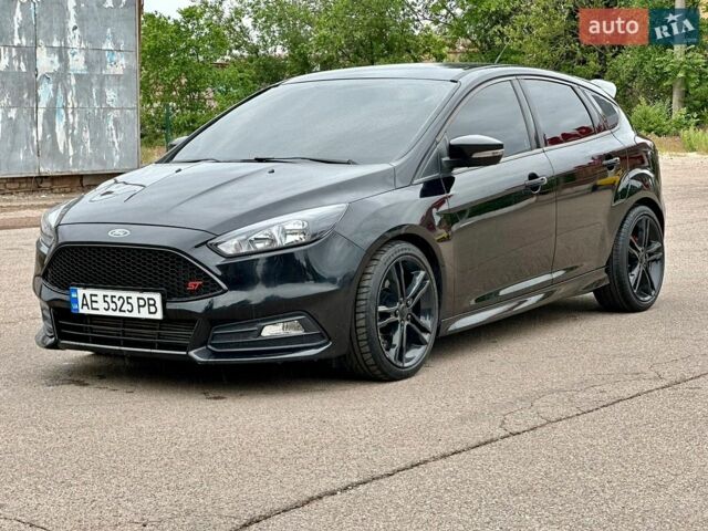 Черный Форд Фокус, объемом двигателя 2 л и пробегом 113 тыс. км за 9600 $, фото 1 на Automoto.ua