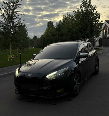 Черный Форд Фокус, объемом двигателя 2 л и пробегом 110 тыс. км за 12000 $, фото 1 на Automoto.ua