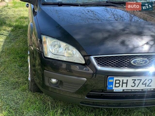 Черный Форд Фокус, объемом двигателя 1.6 л и пробегом 280 тыс. км за 3800 $, фото 1 на Automoto.ua