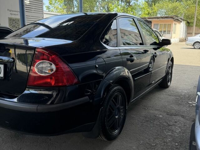 Черный Форд Фокус, объемом двигателя 2 л и пробегом 249 тыс. км за 5300 $, фото 1 на Automoto.ua