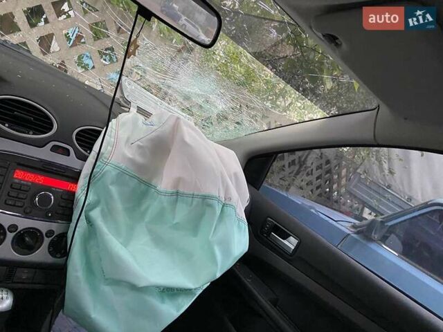 Черный Форд Фокус, объемом двигателя 1.6 л и пробегом 163 тыс. км за 1600 $, фото 1 на Automoto.ua