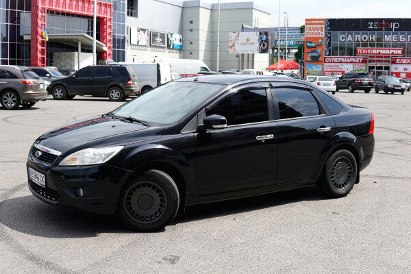 Черный Форд Фокус, объемом двигателя 1.6 л и пробегом 162 тыс. км за 7800 $, фото 1 на Automoto.ua