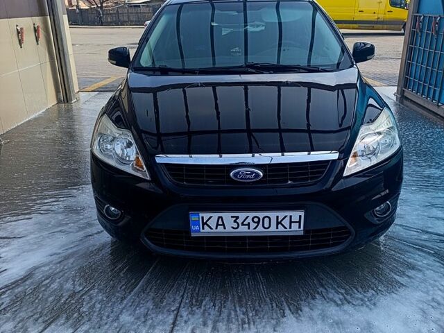 Черный Форд Фокус, объемом двигателя 1.6 л и пробегом 200 тыс. км за 5800 $, фото 1 на Automoto.ua