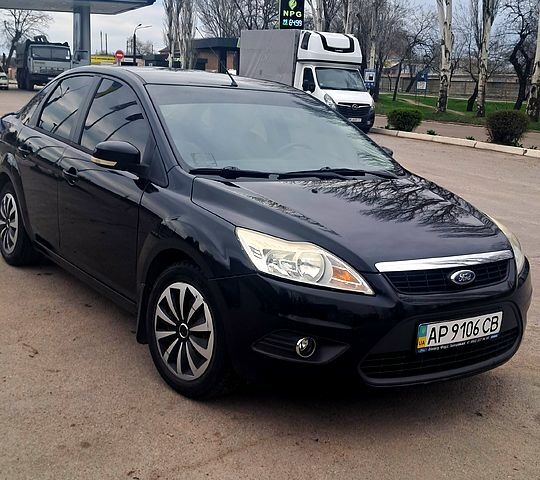 Черный Форд Фокус, объемом двигателя 1.6 л и пробегом 170 тыс. км за 7000 $, фото 1 на Automoto.ua