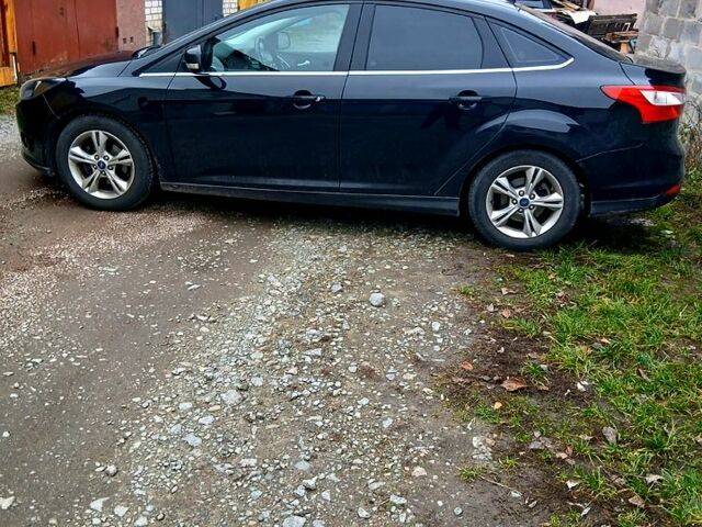 Чорний Форд Фокус, об'ємом двигуна 1 л та пробігом 260 тис. км за 8000 $, фото 1 на Automoto.ua