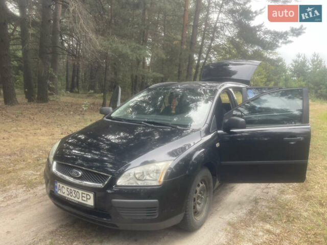 Черный Форд Фокус, объемом двигателя 1.6 л и пробегом 270 тыс. км за 3900 $, фото 1 на Automoto.ua