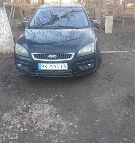 Черный Форд Фокус, объемом двигателя 1.6 л и пробегом 270 тыс. км за 5100 $, фото 1 на Automoto.ua