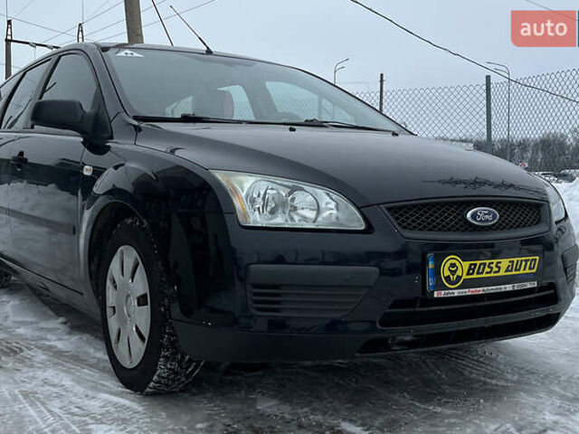 Черный Форд Фокус, объемом двигателя 1.6 л и пробегом 206 тыс. км за 4400 $, фото 1 на Automoto.ua