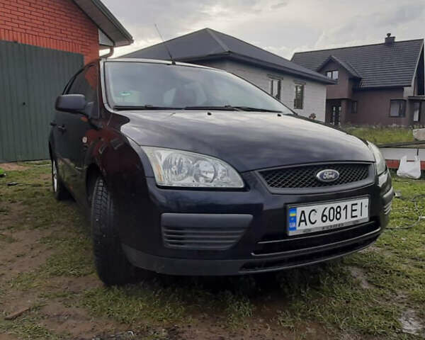 Черный Форд Фокус, объемом двигателя 1.6 л и пробегом 298 тыс. км за 3800 $, фото 1 на Automoto.ua