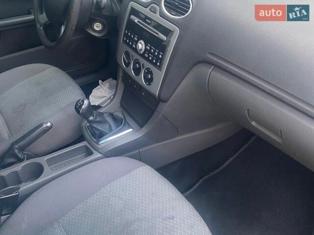 Черный Форд Фокус, объемом двигателя 1.8 л и пробегом 235 тыс. км за 3300 $, фото 1 на Automoto.ua