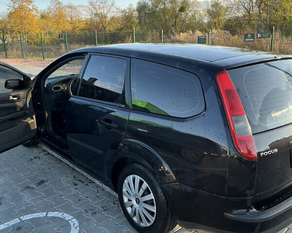 Черный Форд Фокус, объемом двигателя 1.56 л и пробегом 305 тыс. км за 4200 $, фото 1 на Automoto.ua