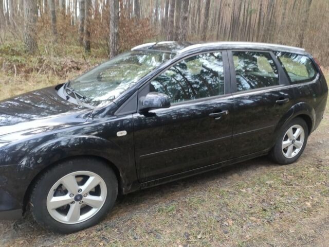 Черный Форд Фокус, объемом двигателя 1.8 л и пробегом 300 тыс. км за 2700 $, фото 1 на Automoto.ua