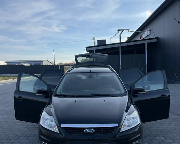 Черный Форд Фокус, объемом двигателя 1.6 л и пробегом 210 тыс. км за 4800 $, фото 1 на Automoto.ua