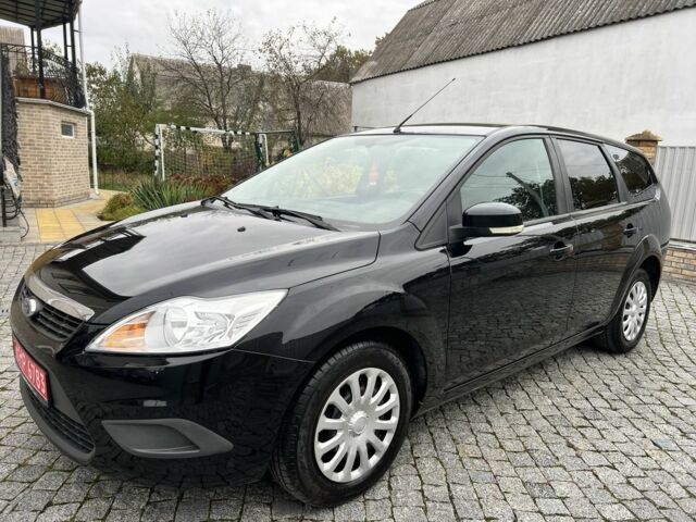 Черный Форд Фокус, объемом двигателя 1.6 л и пробегом 200 тыс. км за 5500 $, фото 1 на Automoto.ua