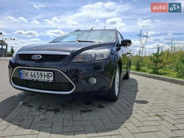 Черный Форд Фокус, объемом двигателя 1.56 л и пробегом 245 тыс. км за 5400 $, фото 1 на Automoto.ua