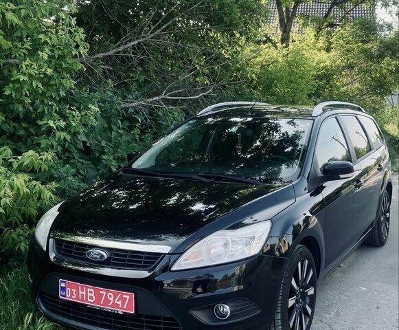 Черный Форд Фокус, объемом двигателя 1.6 л и пробегом 222 тыс. км за 6100 $, фото 1 на Automoto.ua