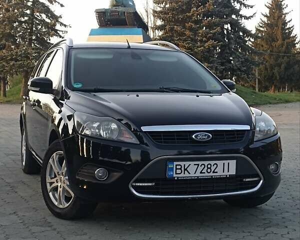 Черный Форд Фокус, объемом двигателя 1.6 л и пробегом 247 тыс. км за 5900 $, фото 1 на Automoto.ua