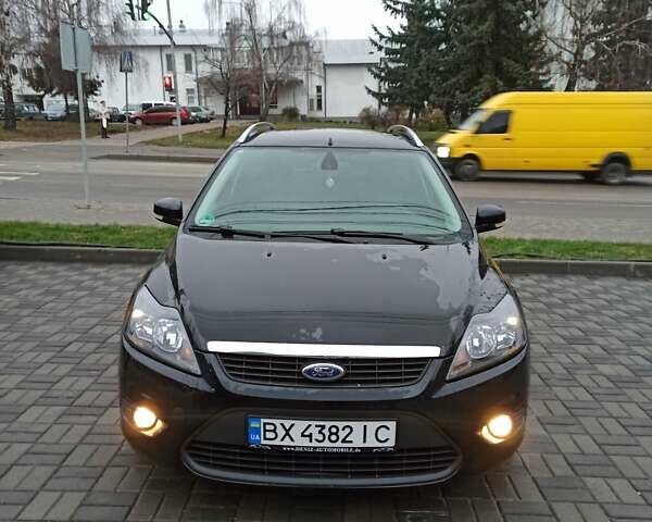 Черный Форд Фокус, объемом двигателя 1.8 л и пробегом 237 тыс. км за 6000 $, фото 1 на Automoto.ua