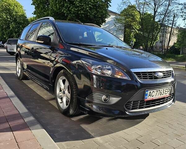 Черный Форд Фокус, объемом двигателя 1.6 л и пробегом 281 тыс. км за 5500 $, фото 1 на Automoto.ua