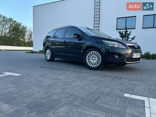 Черный Форд Фокус, объемом двигателя 1.6 л и пробегом 370 тыс. км за 5500 $, фото 1 на Automoto.ua