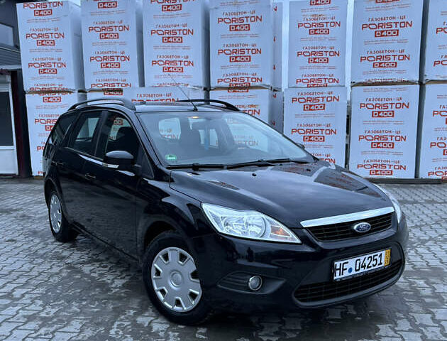 Черный Форд Фокус, объемом двигателя 1.6 л и пробегом 211 тыс. км за 5700 $, фото 1 на Automoto.ua