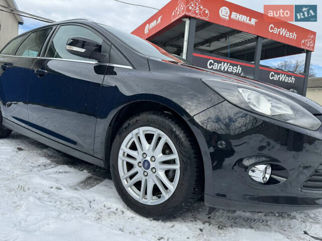Черный Форд Фокус, объемом двигателя 1.6 л и пробегом 227 тыс. км за 7950 $, фото 1 на Automoto.ua