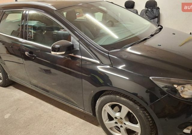 Чорний Форд Фокус, об'ємом двигуна 1.6 л та пробігом 250 тис. км за 8000 $, фото 1 на Automoto.ua