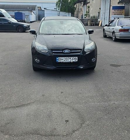 Черный Форд Фокус, объемом двигателя 1.6 л и пробегом 300 тыс. км за 6500 $, фото 1 на Automoto.ua