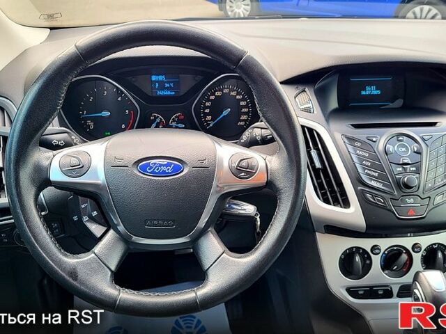 Черный Форд Фокус, объемом двигателя 2 л и пробегом 242 тыс. км за 8500 $, фото 1 на Automoto.ua