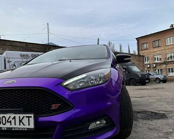Фиолетовый Форд Фокус, объемом двигателя 2 л и пробегом 85 тыс. км за 12800 $, фото 1 на Automoto.ua